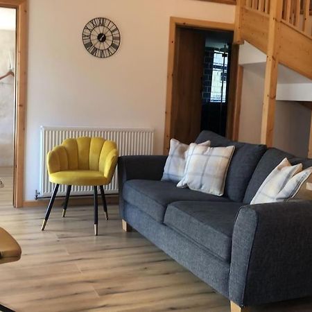 Вилла The Milking Parlour At Berthllwyd Quakers Yard Экстерьер фото